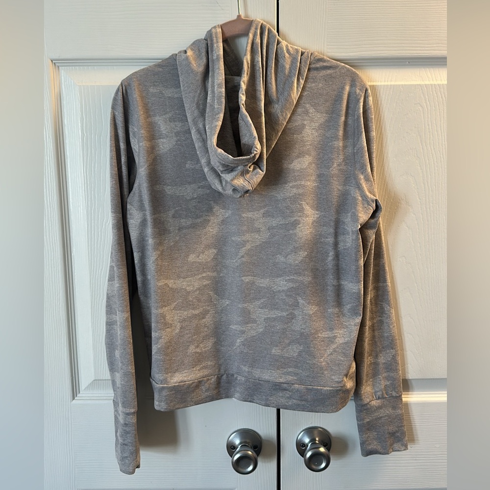 Vuori Halo Essential Hoodie Pale Heather Camo - Picture 3 of 7